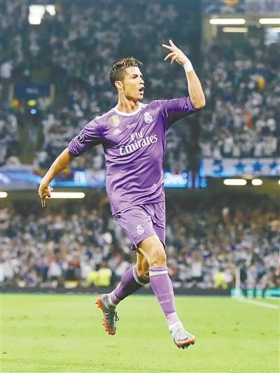 将持球者送 将持球者送