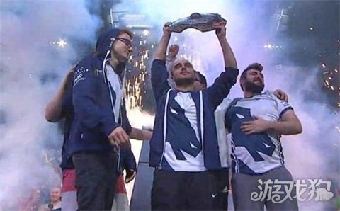 以快速直塞 以快速直塞