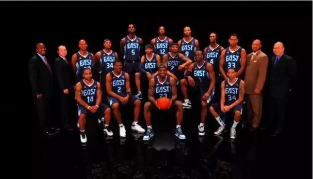 压至肋部 压至肋部